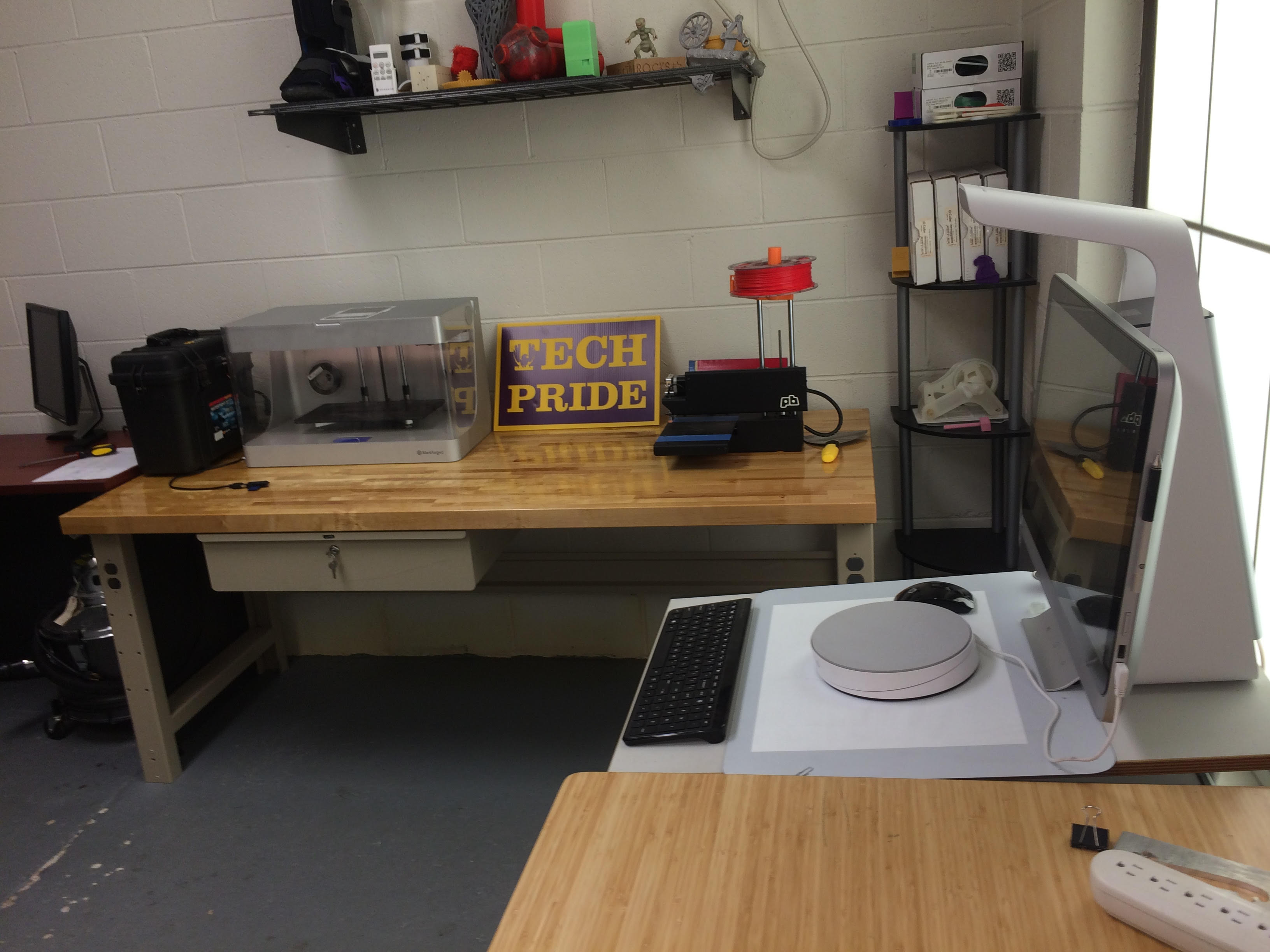 3D printing lab in lews hall equipment